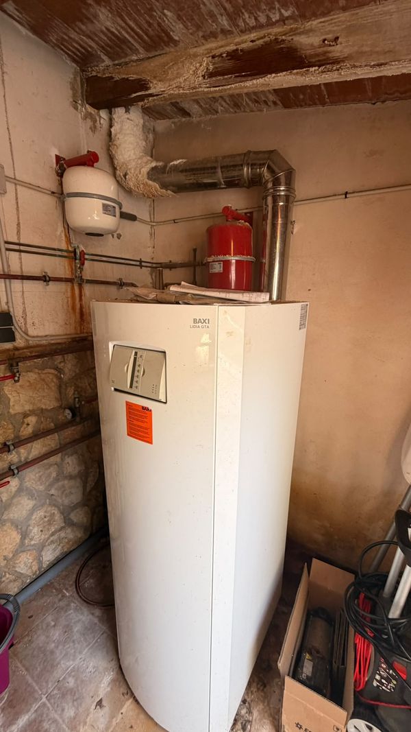 Mantenimiento de caldera BAXI Lidia GTA con vaso de expansión